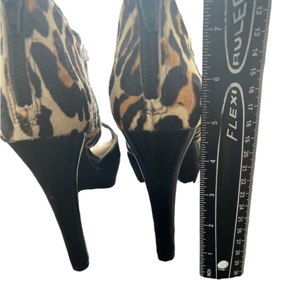 BCBGeneration Harmony Faux Calf Pumps Animal Print High Heels - Picture 3 of 5